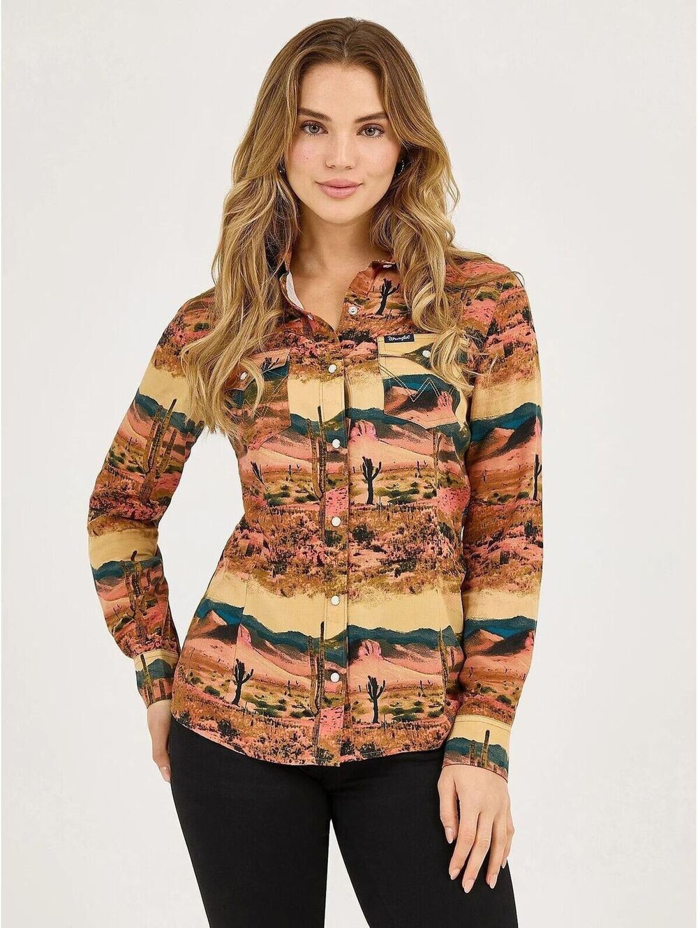 NWT Wrangler Desert Sands Pearl Snap